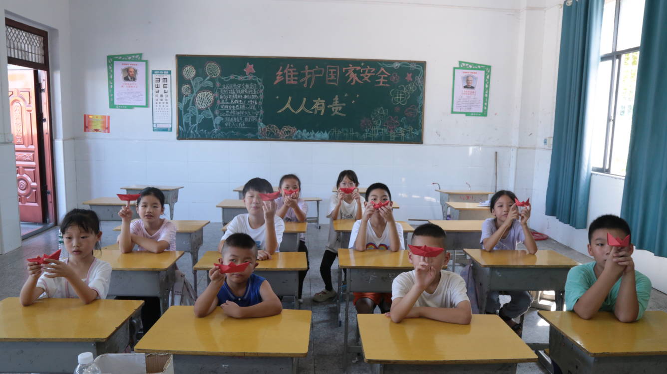 ����ǹ�־Ը������_չ�����и������������@�r����������ɫ�n��