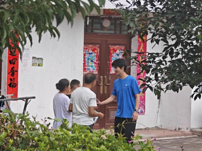 ������W(xu��)�ӽ�կ�У������ں��c(di��n)���l(xi��ng)�僺ͯ���ڕr(sh��)��