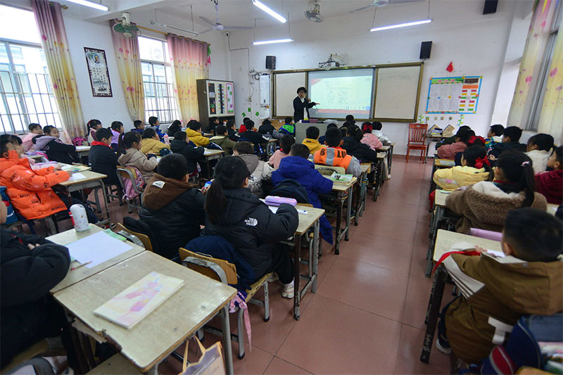 �����мtɫ��������ֲ�ۇ���ѡ������V��������W(xu��)���t��ˇ��(sh��)�`�(du��)���_չ���������(sh��)�`���(d��ng)