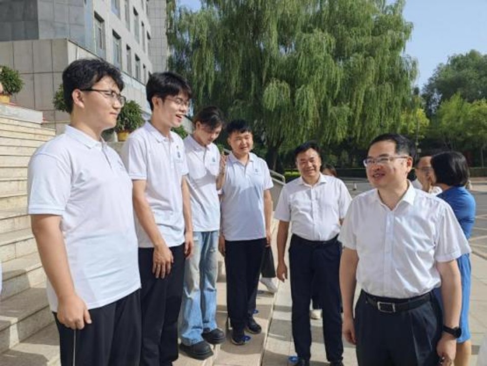 �}����У�t(y��)�ƴ�W(xu��)(li��n)���_չ��ɽ���������y�ֹ��M(j��n)��������`���