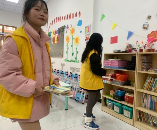 �Ͼ�������W(xu��)̩�݌W(xu��)Ժ�W(xu��)���F��֮�У��l(xi��ng)�������(sh��)�`�Ĝ�ů�c���L