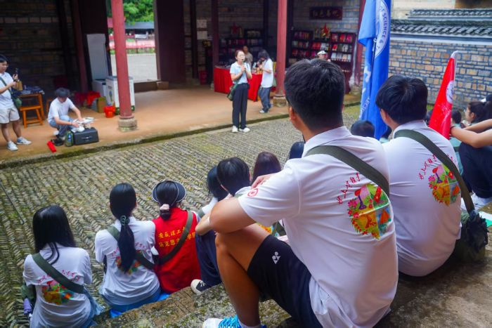 ���ߵ�˼���n��ѭ�tɫ���E����(d��n)�ഺʹ��