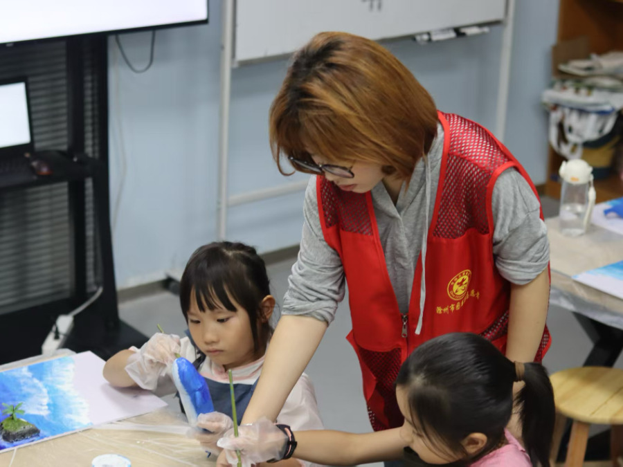 �t��΢��ůͯ��������־Ը������