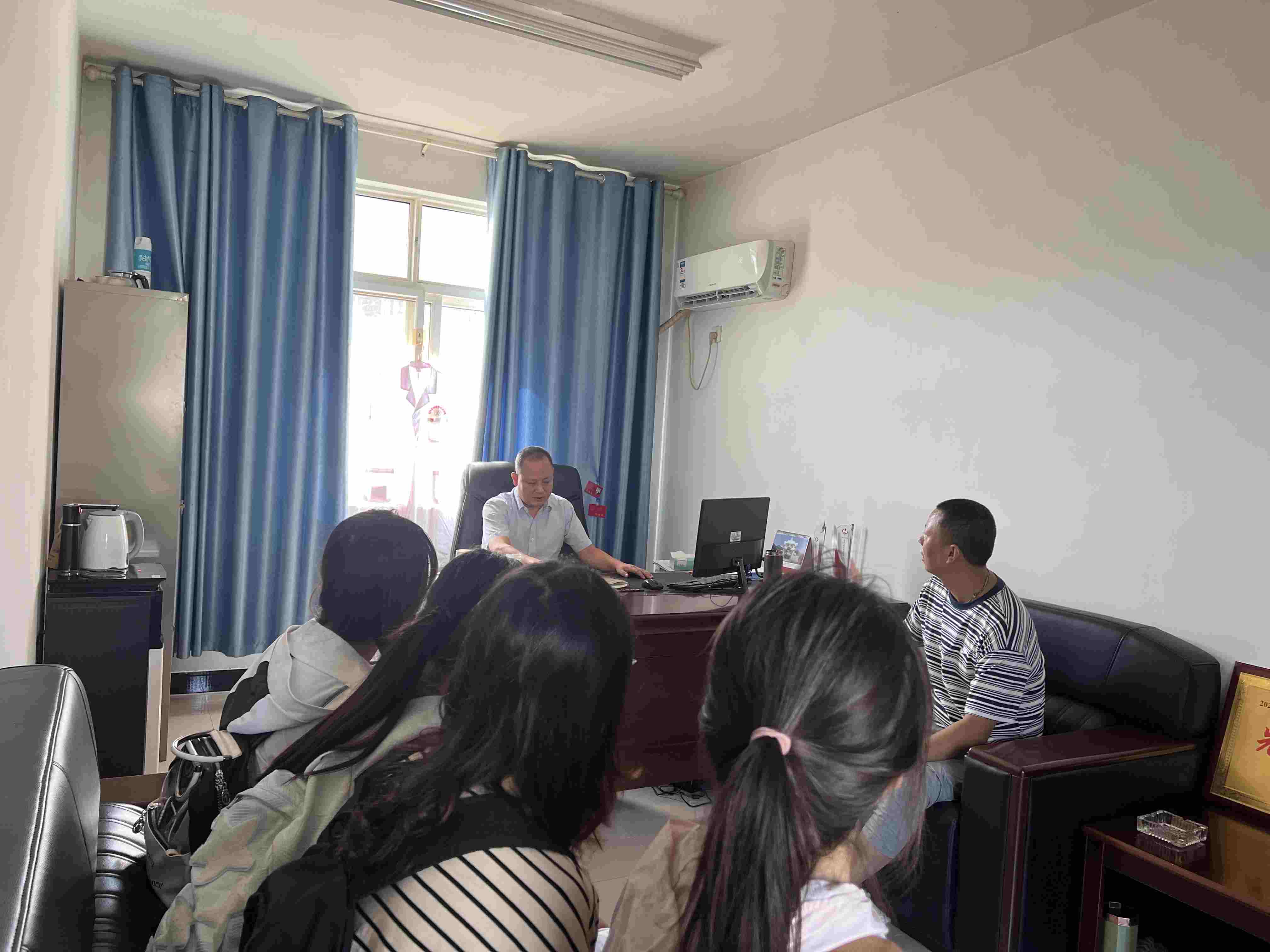 �������Ժ���������l(xi��ng)�����������»��ӣ��������v��Ϫ�(zh��n)