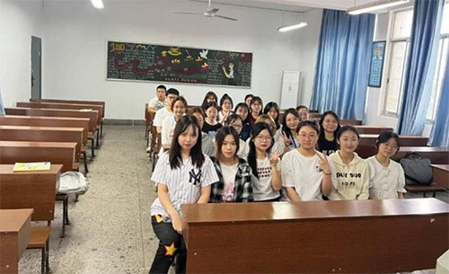 ���ώ�����W(xu��)����Ժ܊Ӗ(x��n)����С�M�ɆTҊ�������e��